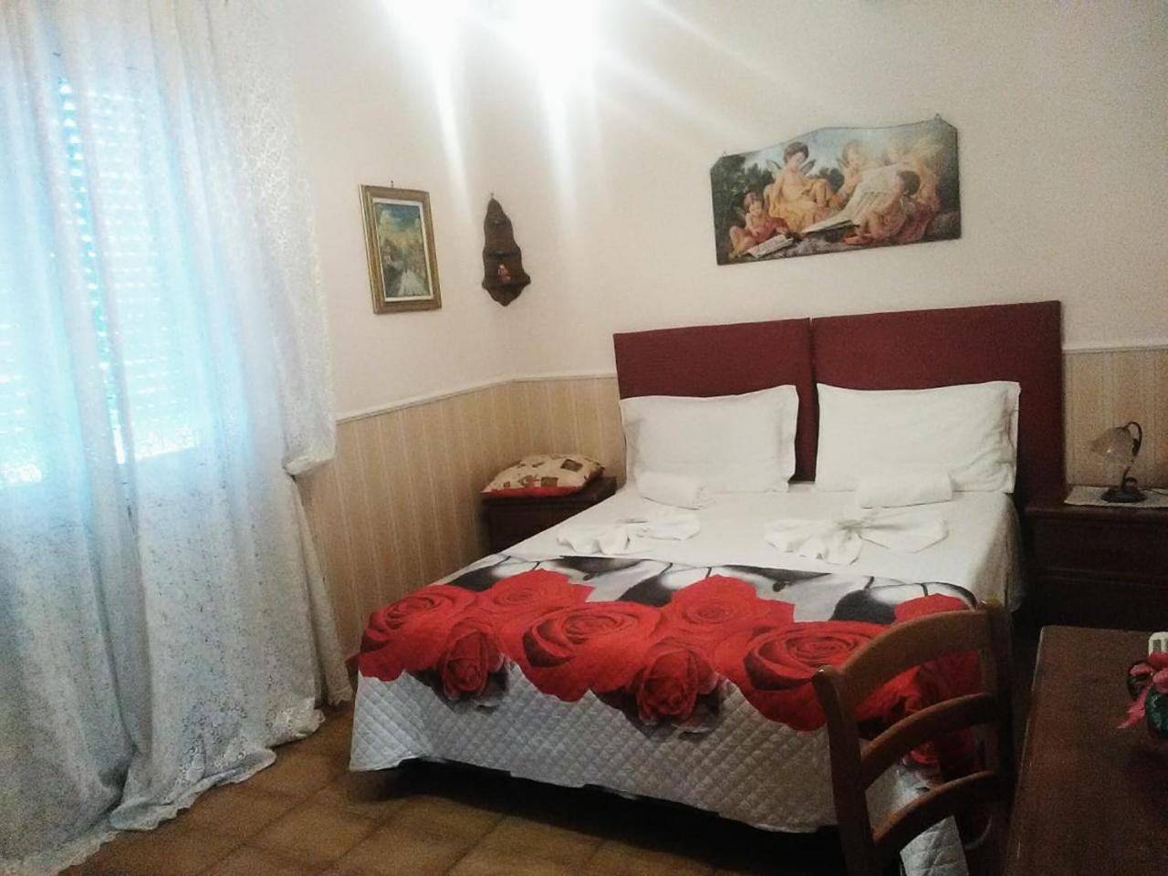 Hillary House Hotel Fiumicino Buitenkant foto