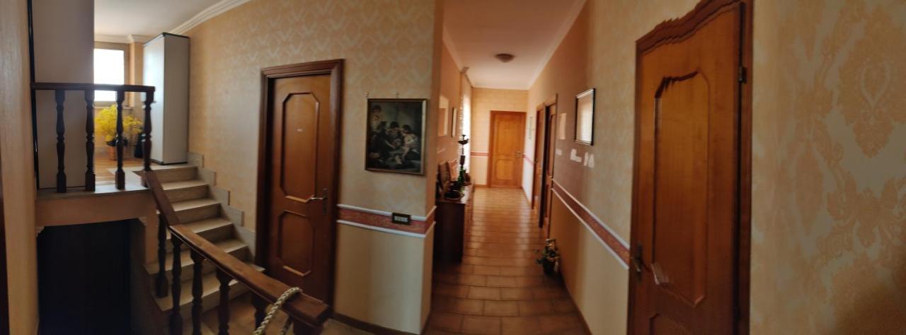 Hillary House Hotel Fiumicino Buitenkant foto